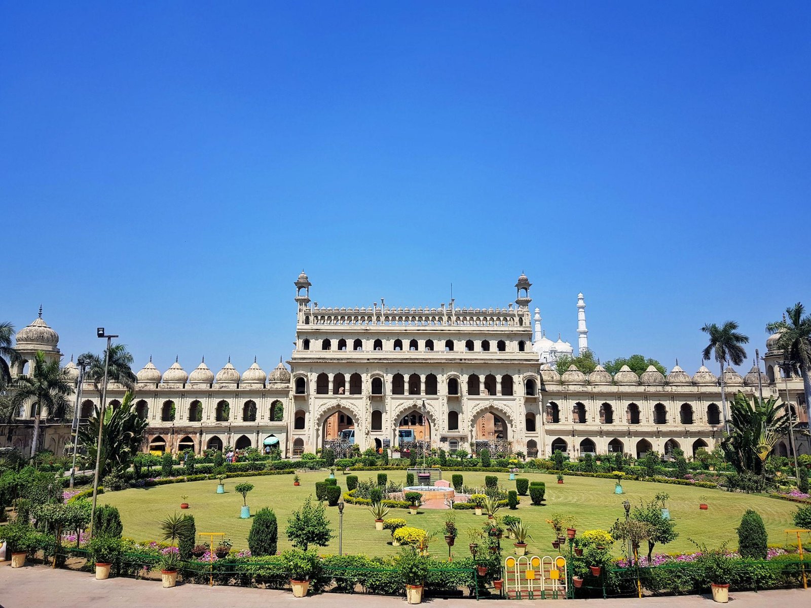 बड़ा इमामबाड़ा (Bara Imambara)