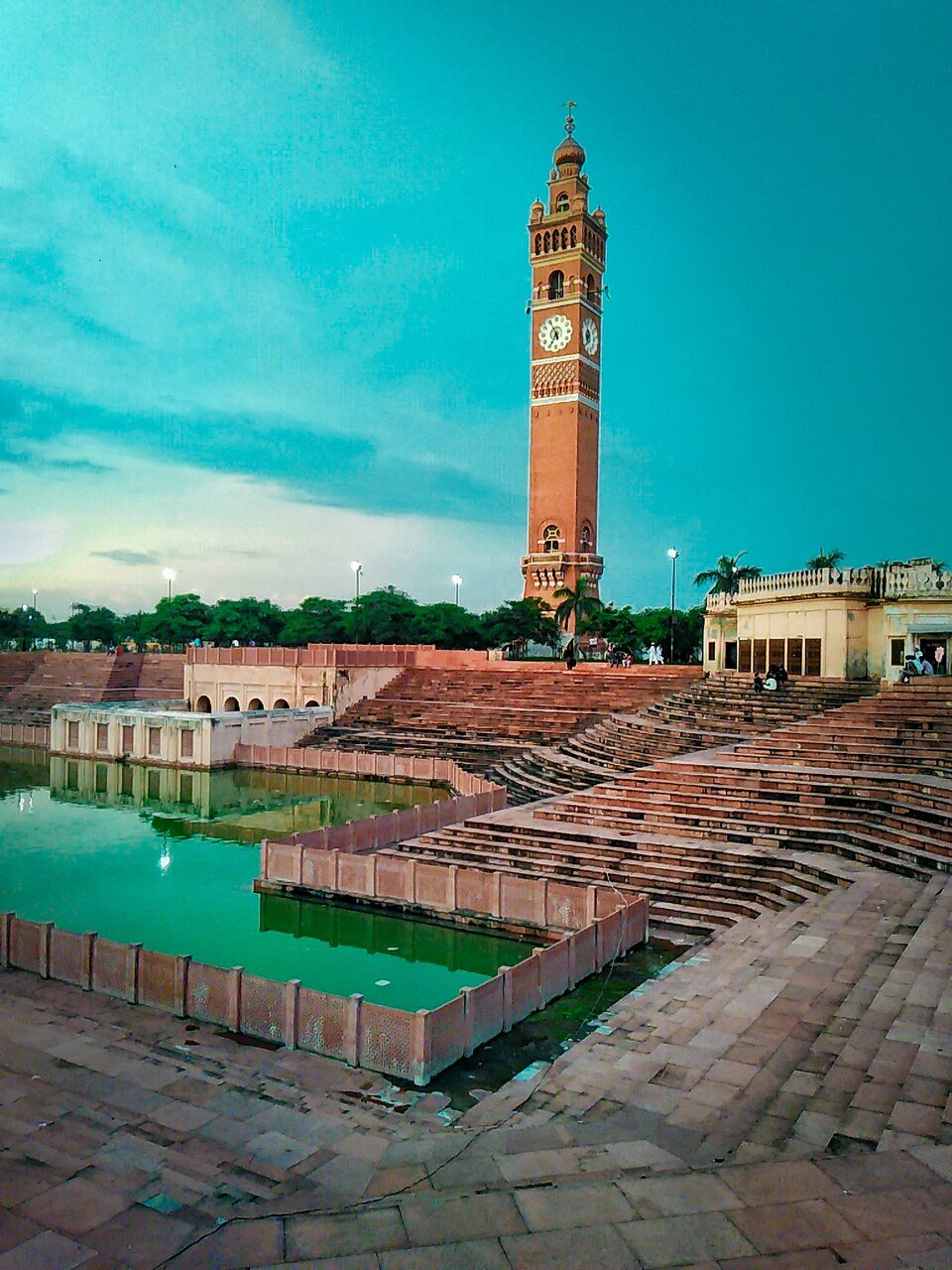 घंटाघर (Husainabad Clock Tower)